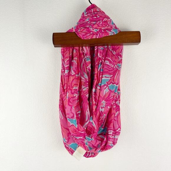 Lilly Pulitzer Riley Infinity Scarf Flirty Sea Rayon Pink Floral One size 46281 - Picture 2 of 7